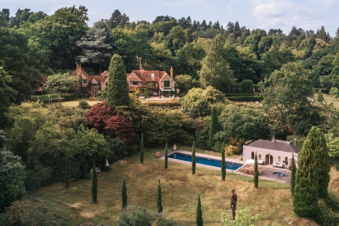 GP4237 - Rhapsody, Surrey