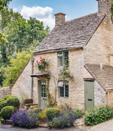 10 pretty holiday cottages near London