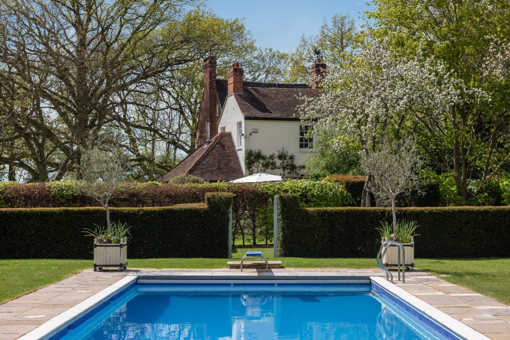 Clementine House | Luxury Self-Catering with Pool | London, Essex