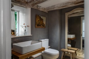 Family shower room