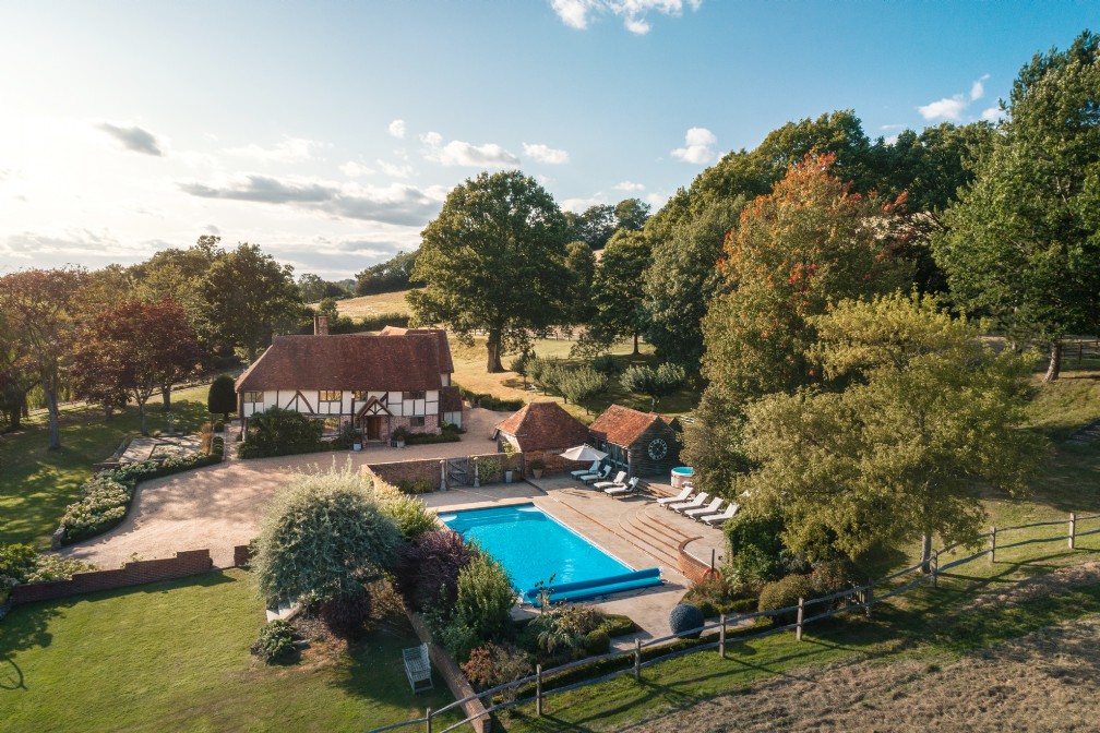 Ever After Luxury Self Catering Home With Pool High Weald Kent