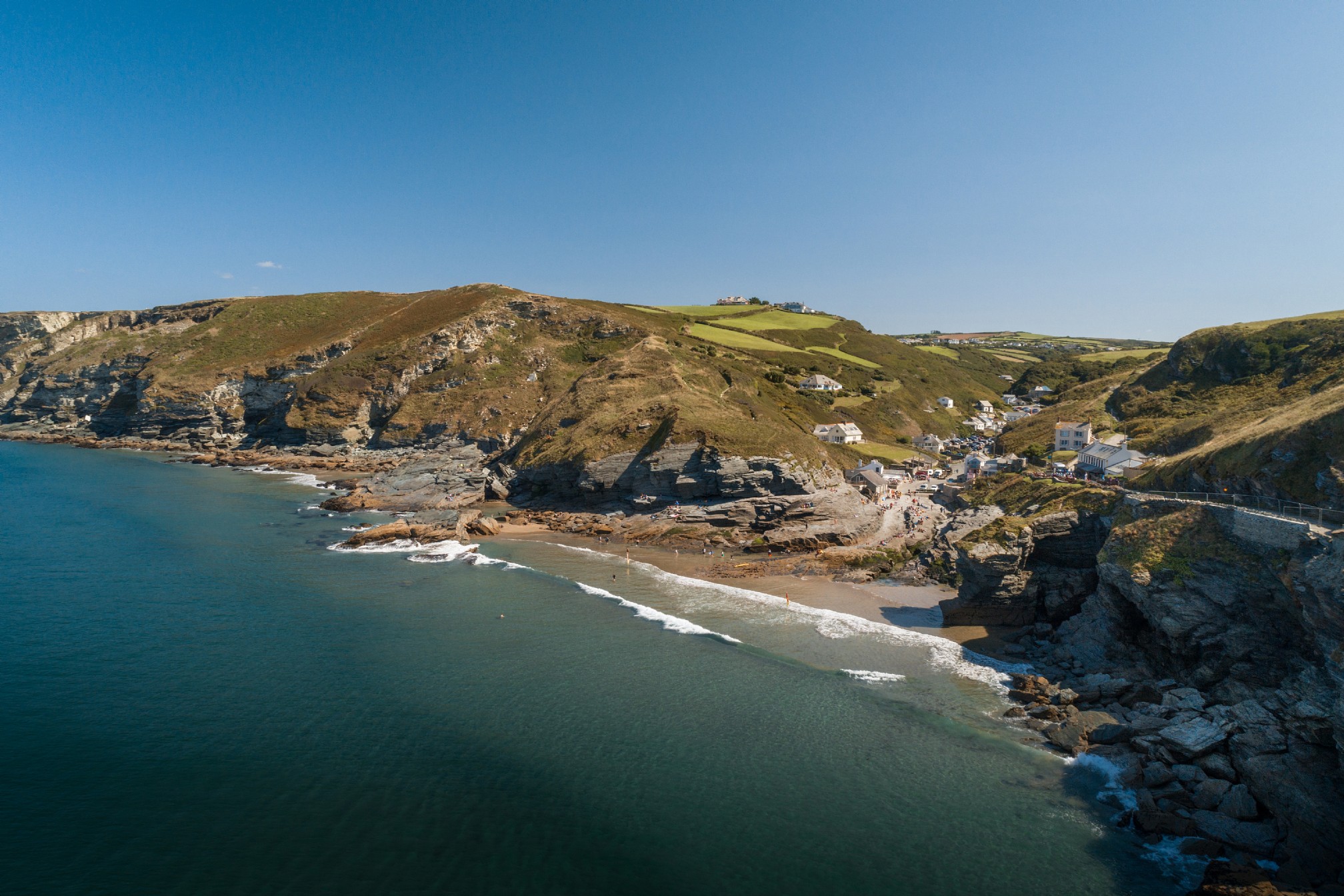 Gypsea Rocks Luxury Self Catering Trebarwith Strand Cornwall