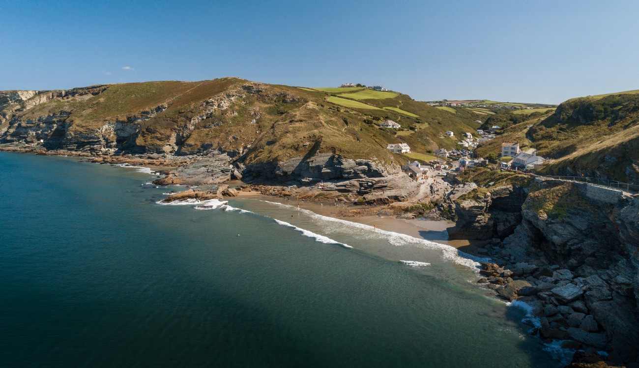 Trebarwith Strand Luxury Self Catering Beach Cottage In Cornwall