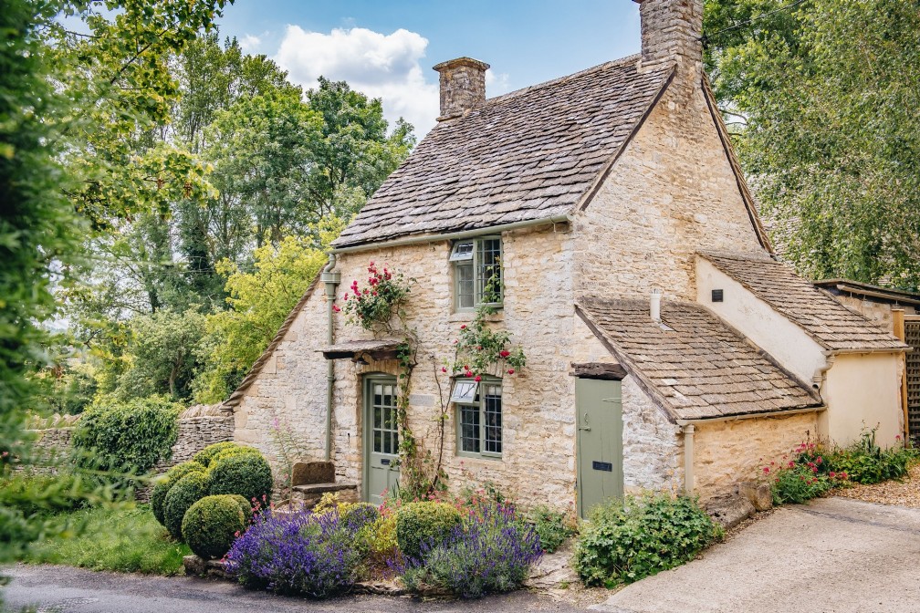 Luxury Cotswolds Cottage For Sale | Burford | Cotswolds AONB