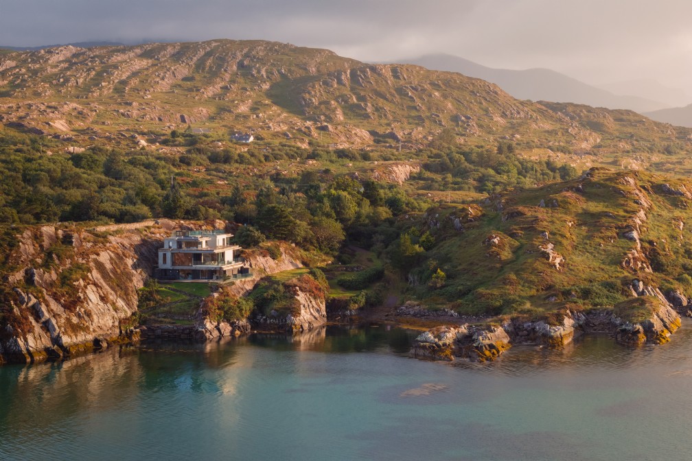 Modern Lagoon House