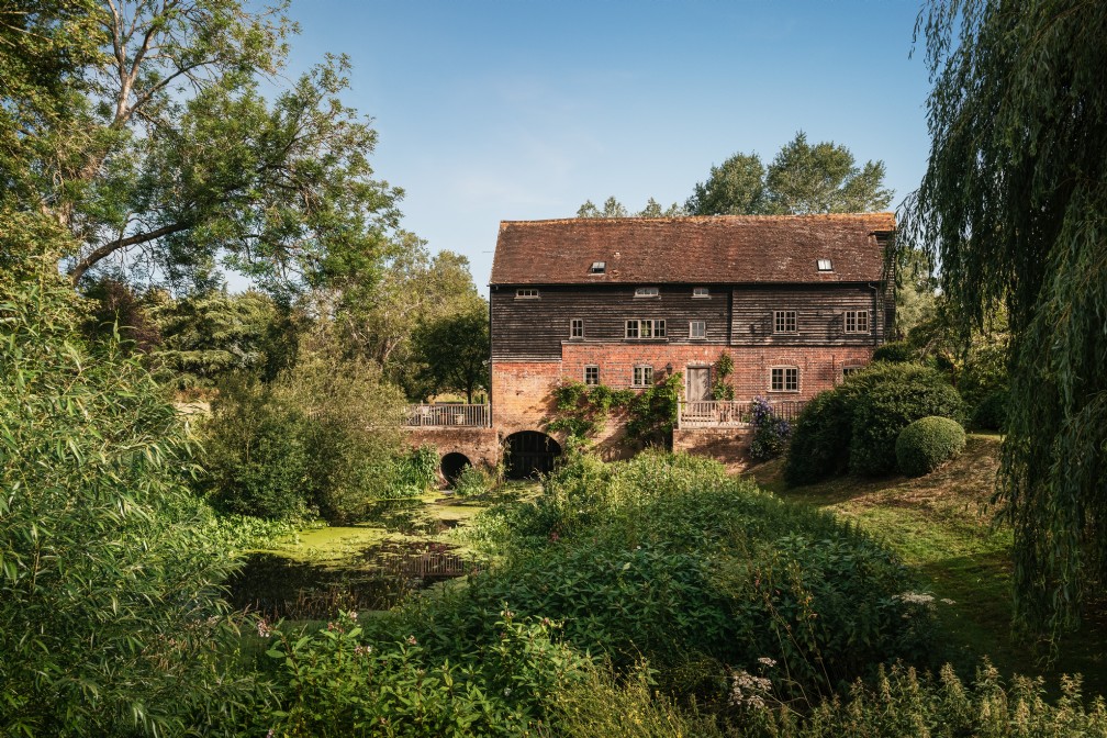 Mulberry Mill | Luxury Self-Catering Mill | West Sussex
