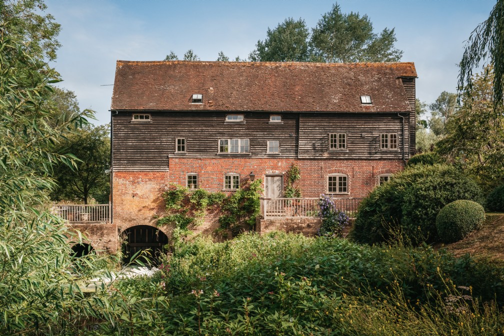 Mulberry Mill | Luxury Self-Catering Mill | West Sussex