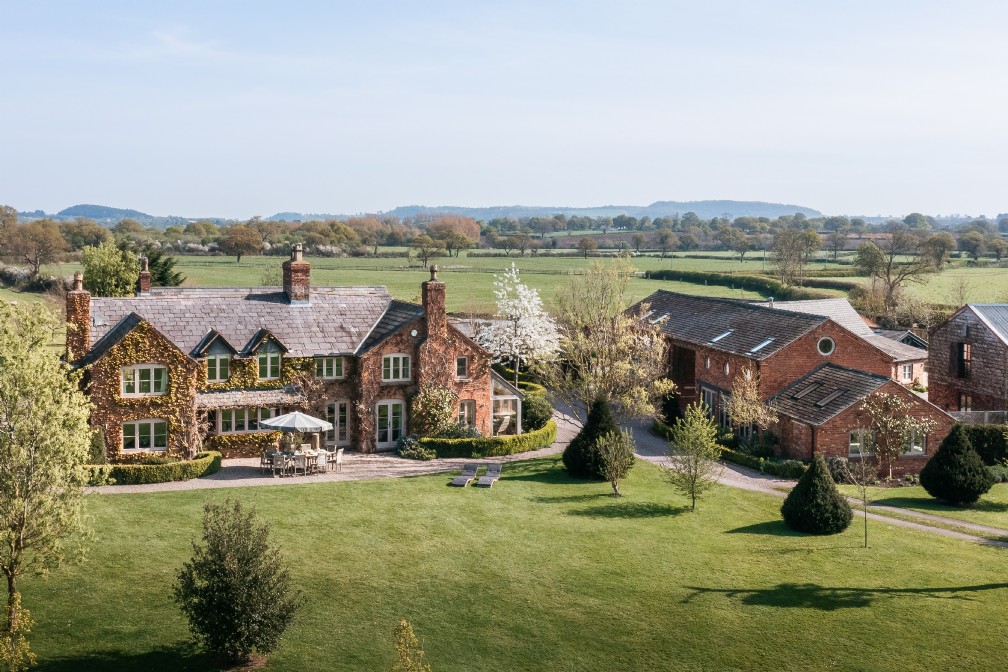 Scarlet Hall | Luxury Self-Catering Manor House | Chester