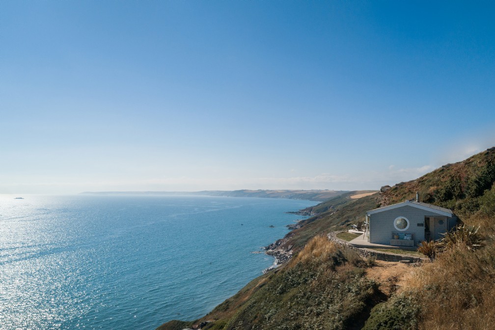 The Edge | Luxury Self-Catering Beach Hut | Whitsand Bay, Cornwall