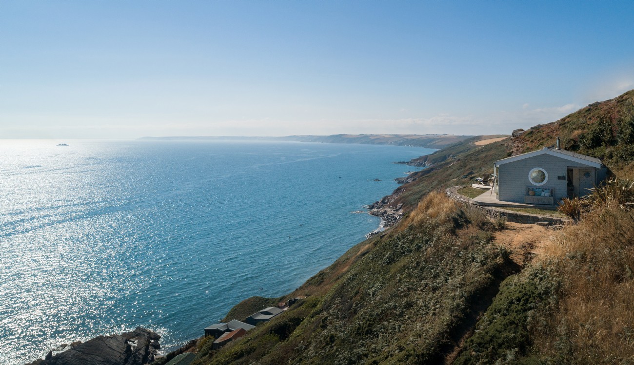 The Edge Luxury Self Catering Beach Hut Whitsand Bay Cornwall
