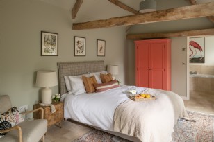 Cottage II: Bedroom One
