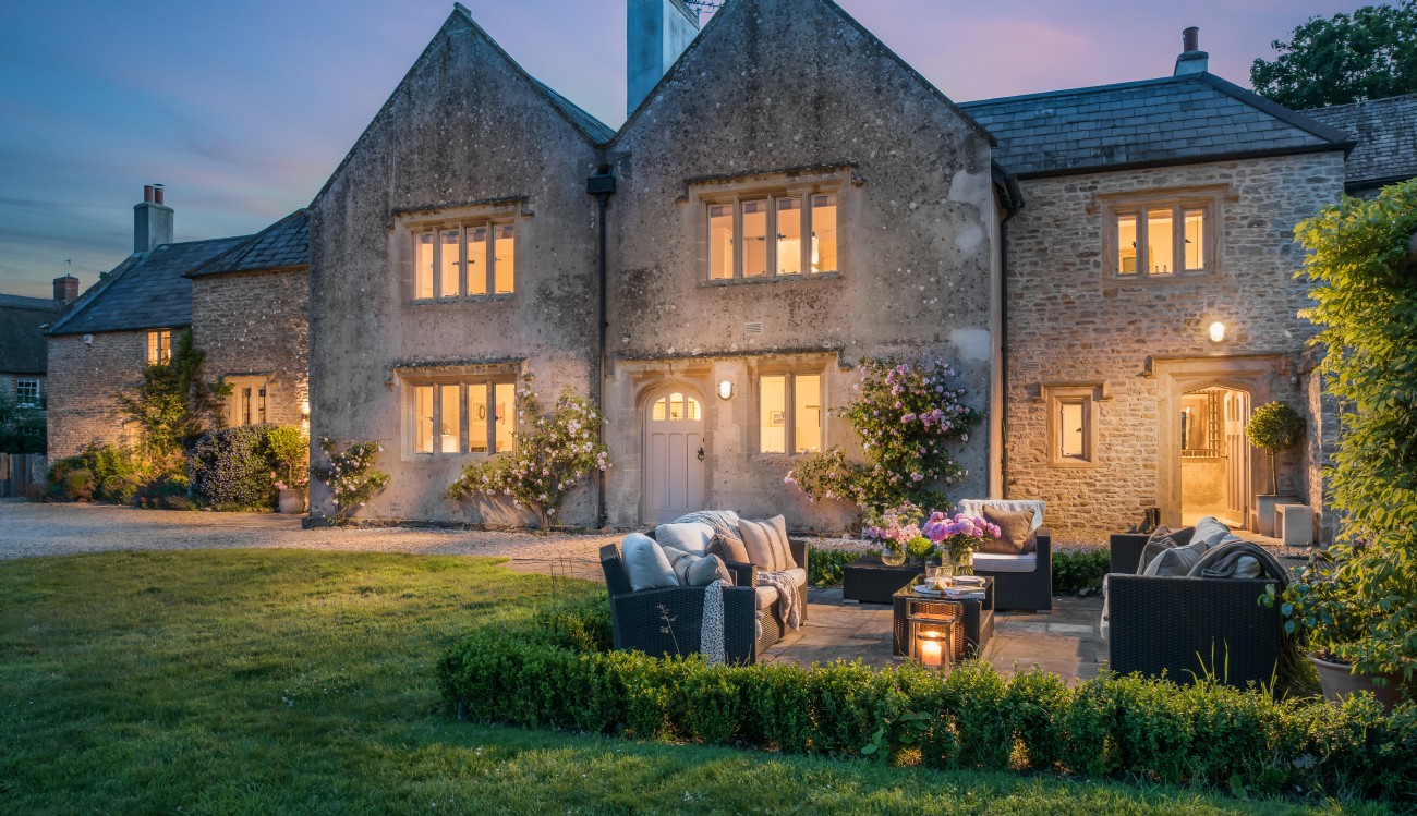 Burton Bradstock Luxury Coastal Selfcatering Monastery, Dorset