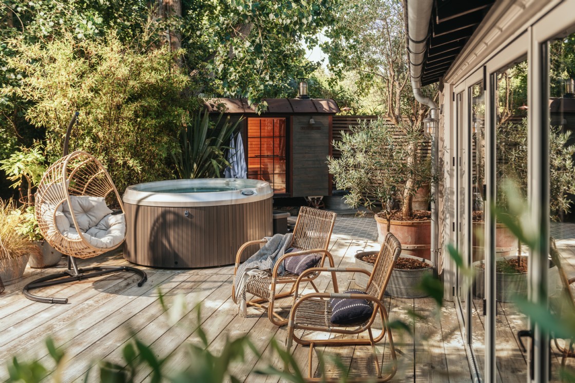 Luxury romantic holidays for couples | Unique Homestays