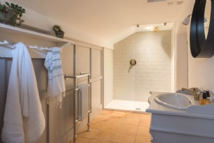 Family Shower Room