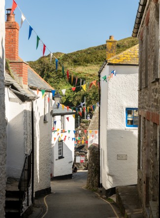 Wend the narrow streets to arrive at Spyglass