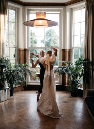 Enchantment trickles in through huge picture windows<br /><span>© Spencer Dungey l Love of Mine</span>