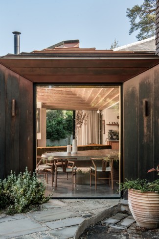 Glass panels blur inside and out
