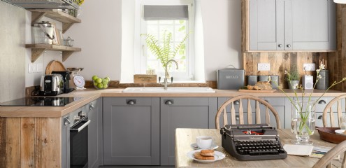 Have breakfast together in Little Eden´s kitchen