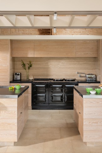 The Aviary´s bright and spacious kitchen