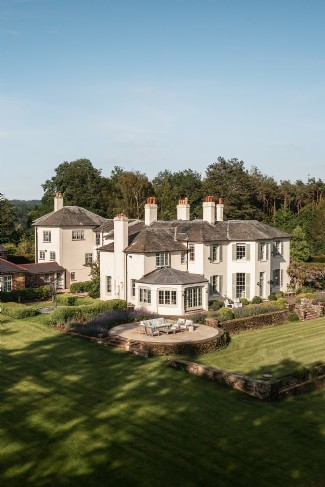 Ariabelle is a large family country home in Midhurst, Sussex