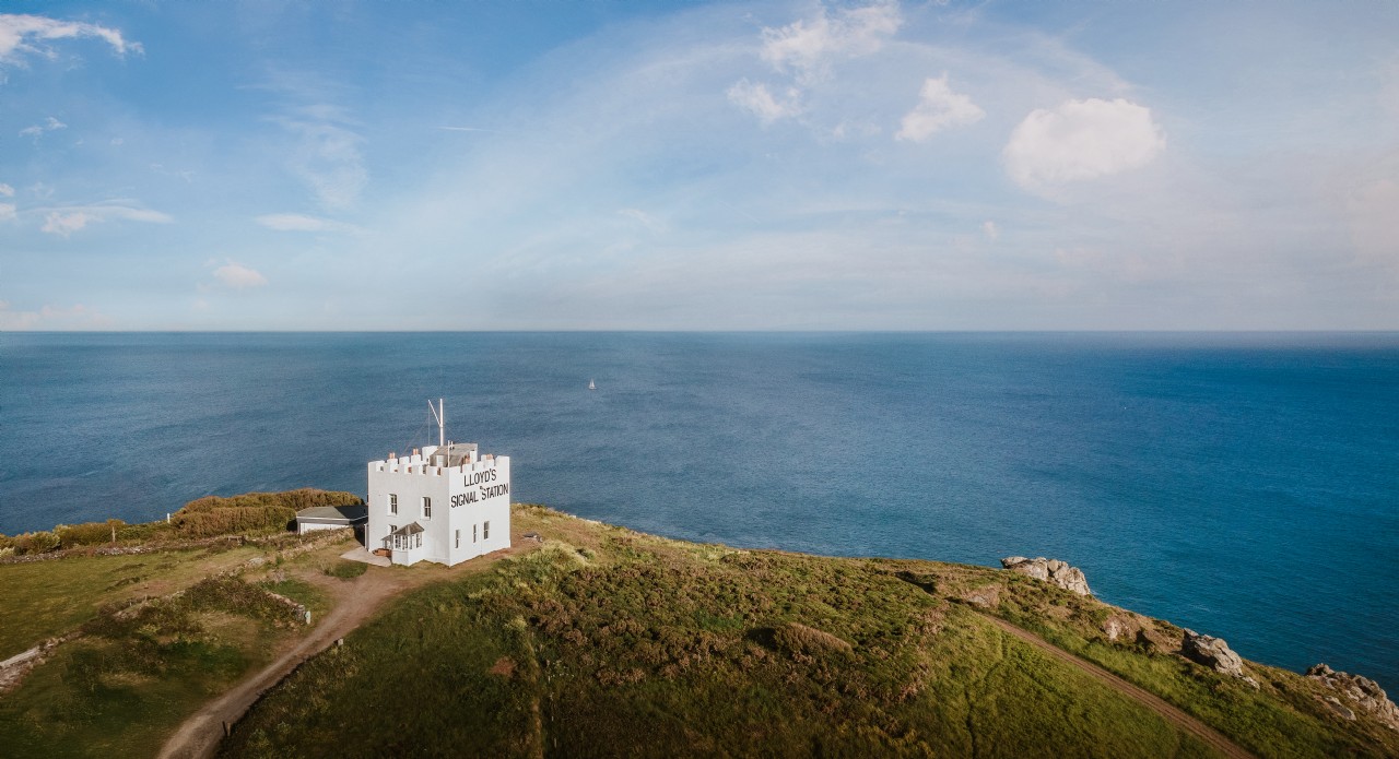The Signal Station - High on the cliffs of Cornwall&acute;s Lizard Peninsula