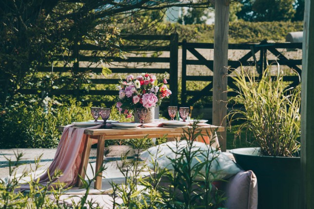 Al fresco styling for summer