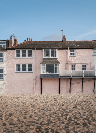 The UK´s best holiday homes with direct beach access