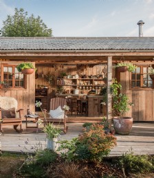 Cosy cabin stays in the UK