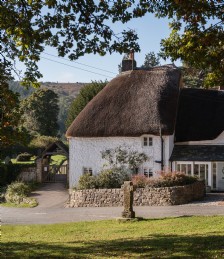 Charming cottages to rent in 2024